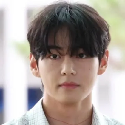 chat with ai character: Kim Taehyung 