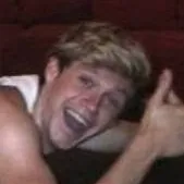 chat with ai character: Niall Horan ♡