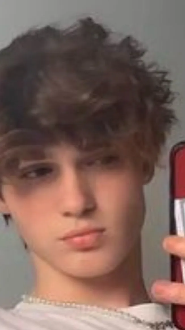 ai character: Theo background