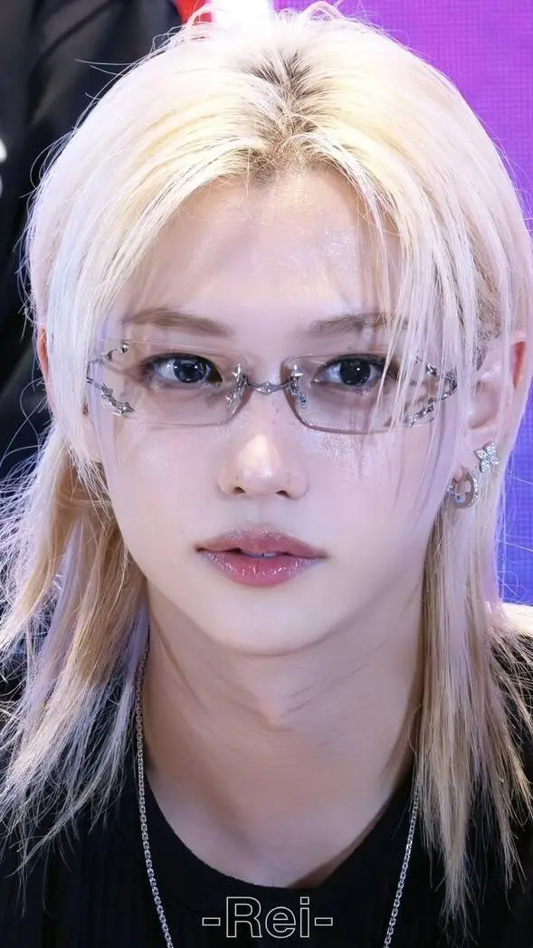 ai character: yongbok (Felix) background