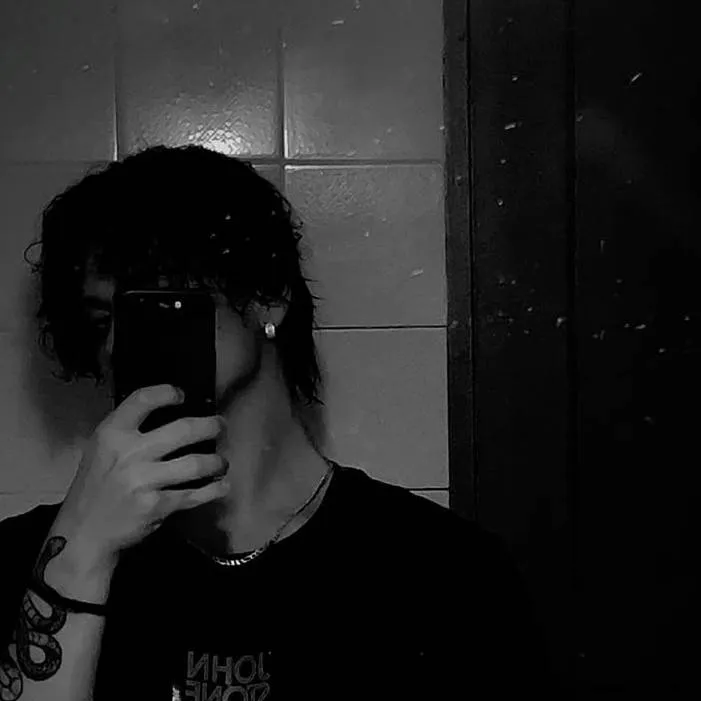 chat with ai character: Ден