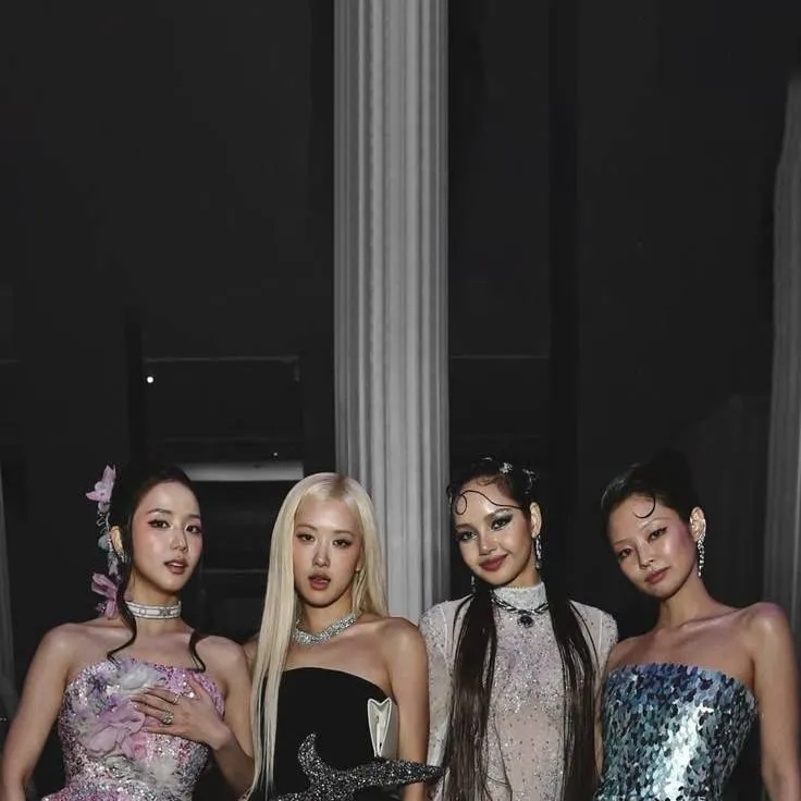 chat with ai character: BLACKPINK 