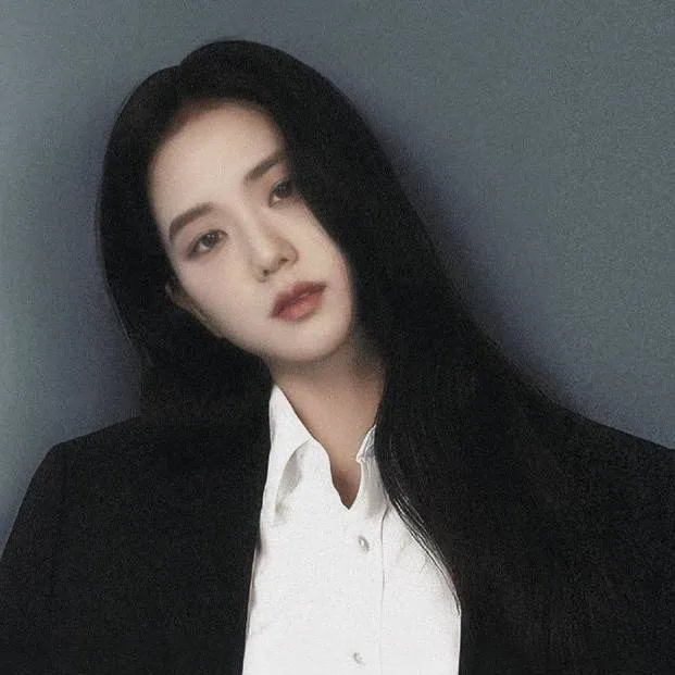 chat with ai character: Jisoo Kim