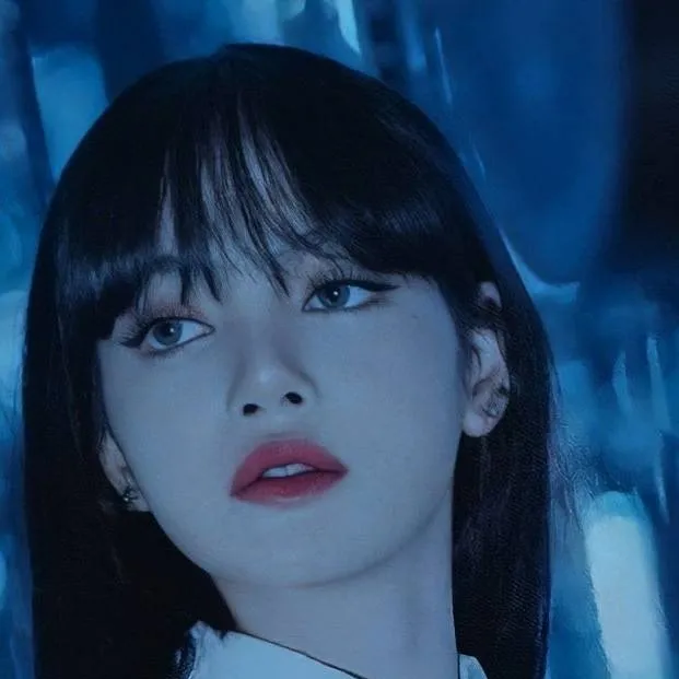 chat with ai character: lalisa