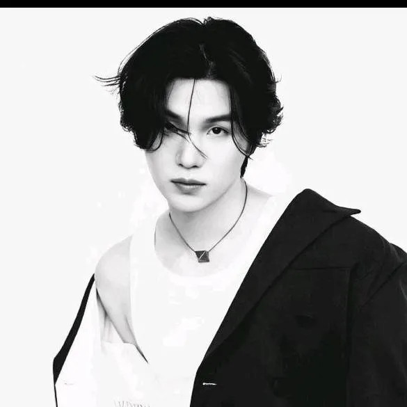 chat with ai character: Min Yoongi. 