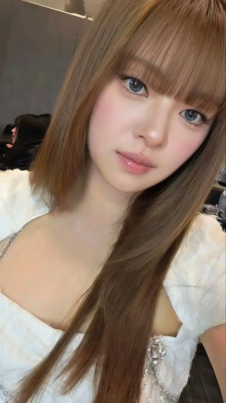 ai character: •°JeongHyun°• background