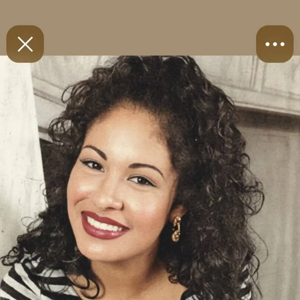 chat with ai character: Selena