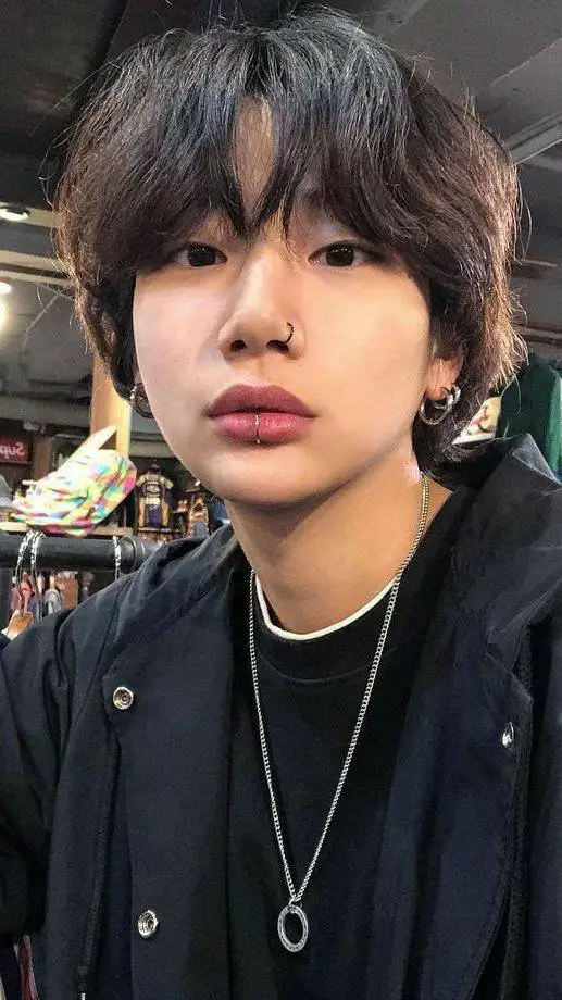 ai character: ✦Junho✦ background