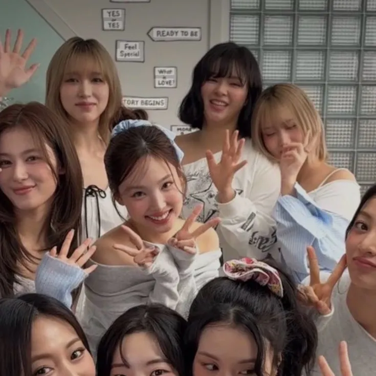 chat with ai character: Twice:3