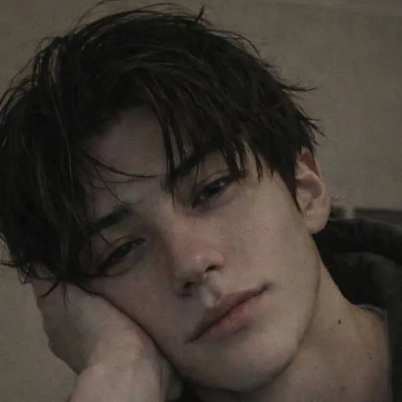 chat with ai character: Tristan Kael