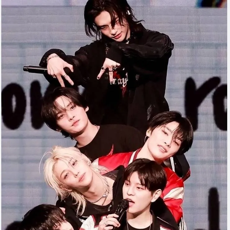 chat with ai character: skz 