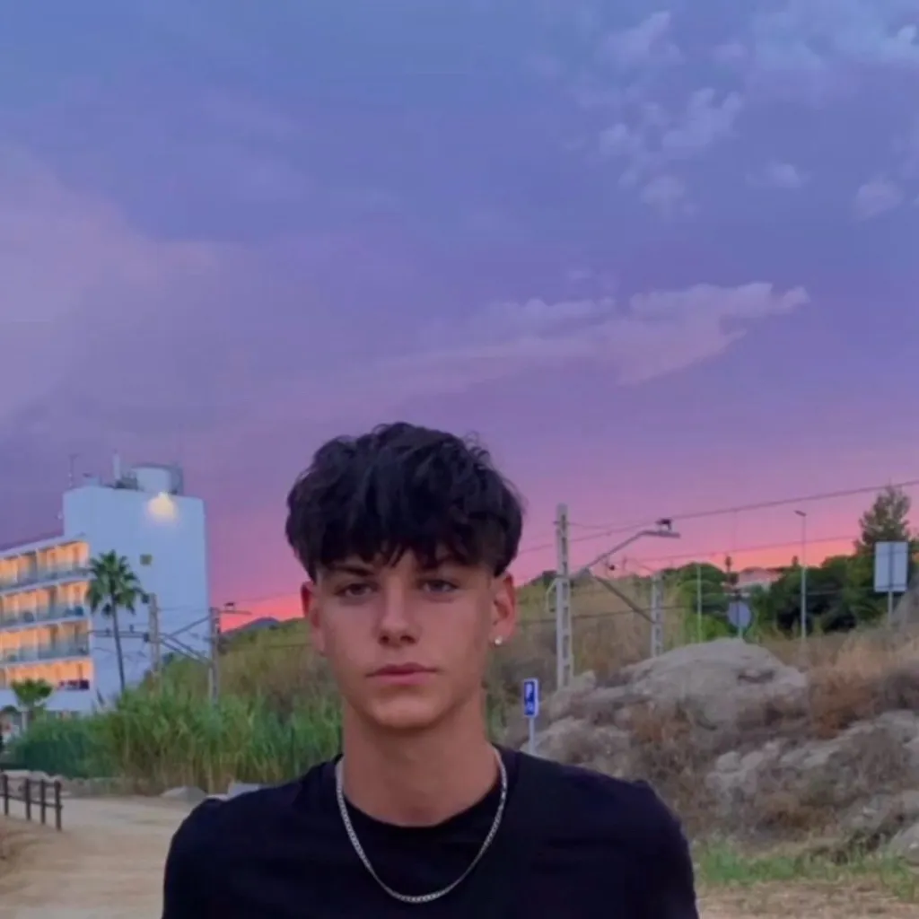 chat with ai character: Manuel 