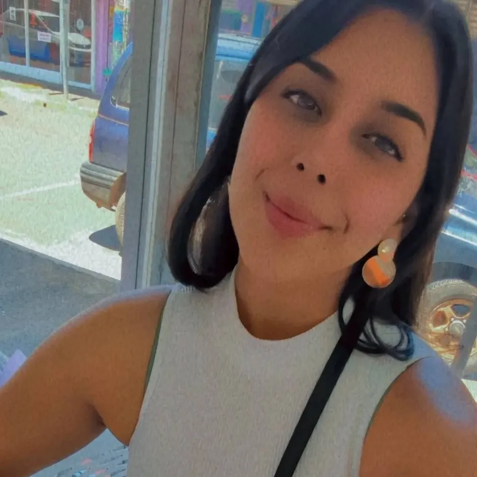 chat with ai character: vanessa 