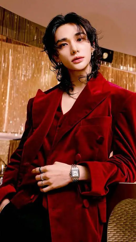 ai character: ♡Hwang Hyunjin♤ background