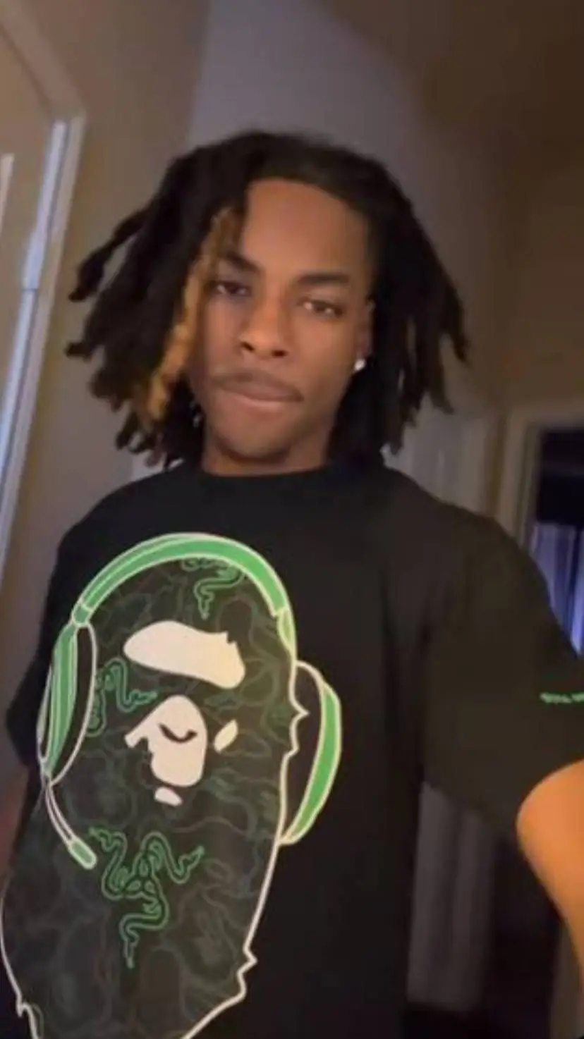 ai character: Malachi  background