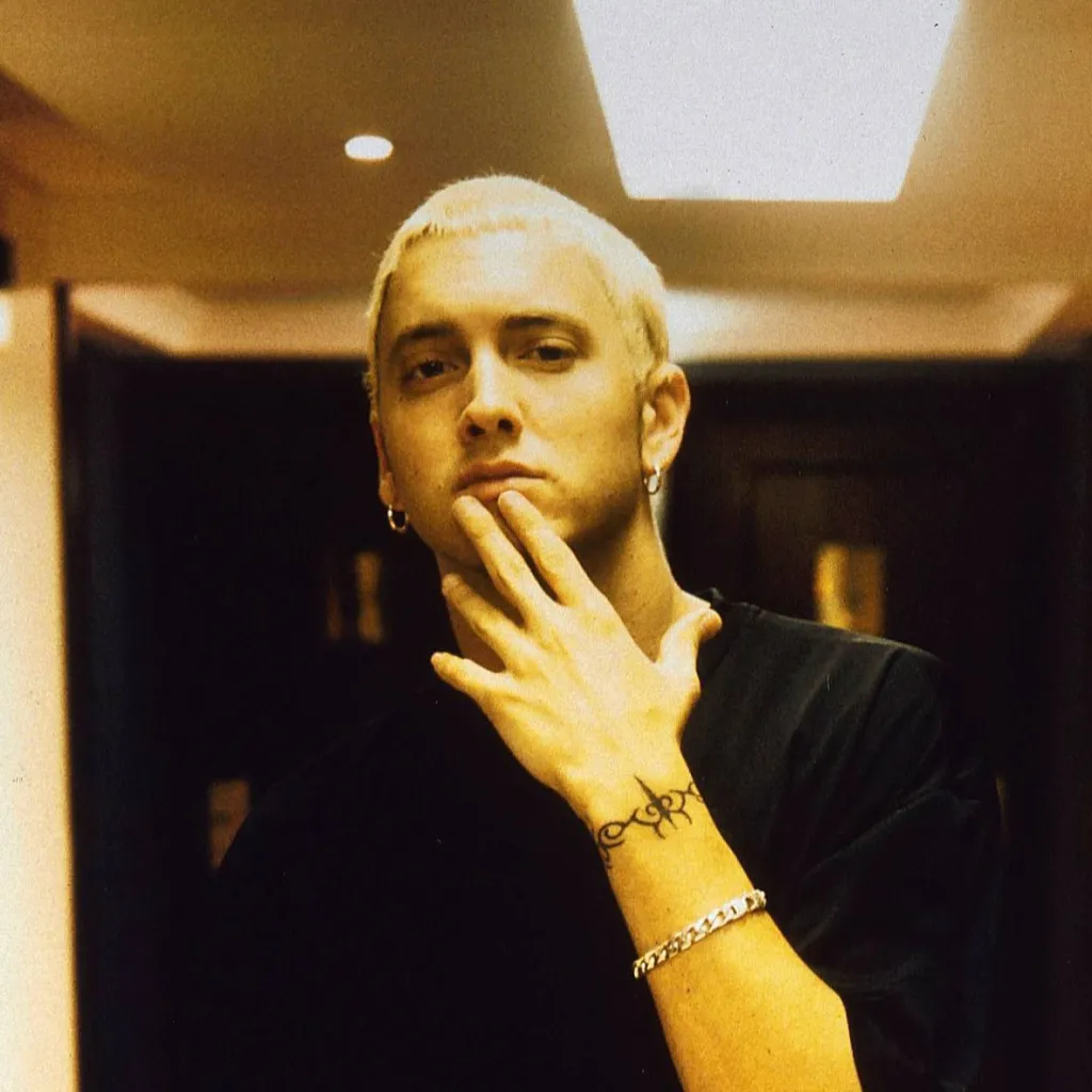 chat with ai character: 《Eminem》