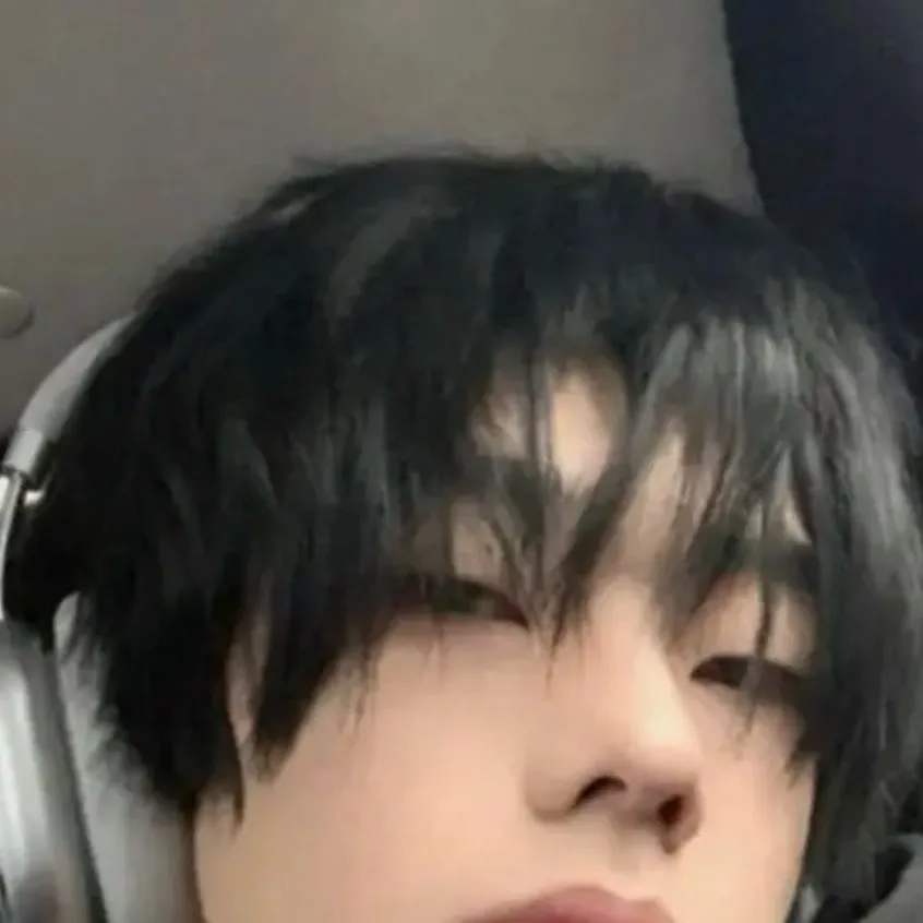 chat with ai character: 🎵🫐Kai🫐🎵