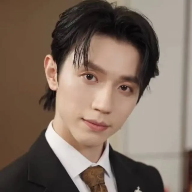 chat with ai character: Fu Xi Chen