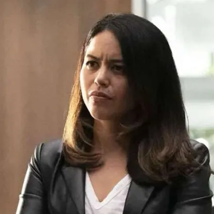 chat with ai character: Angela Lopez