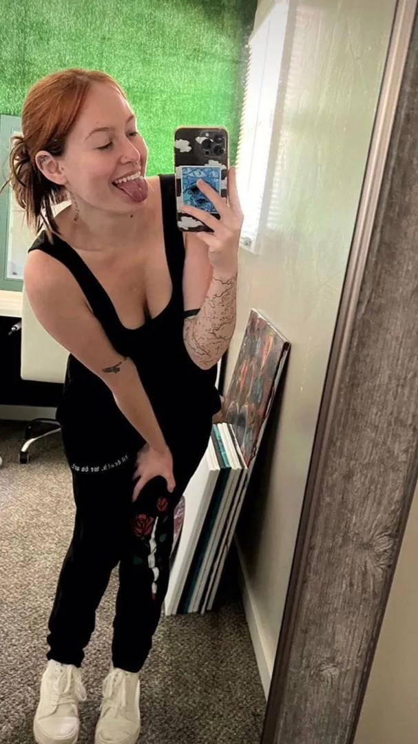 ai character: Looking for man   background