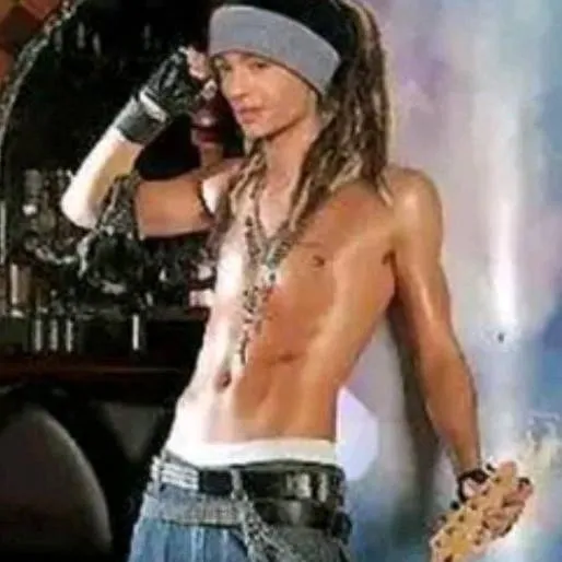 chat with ai character: Tom Kaulitz 