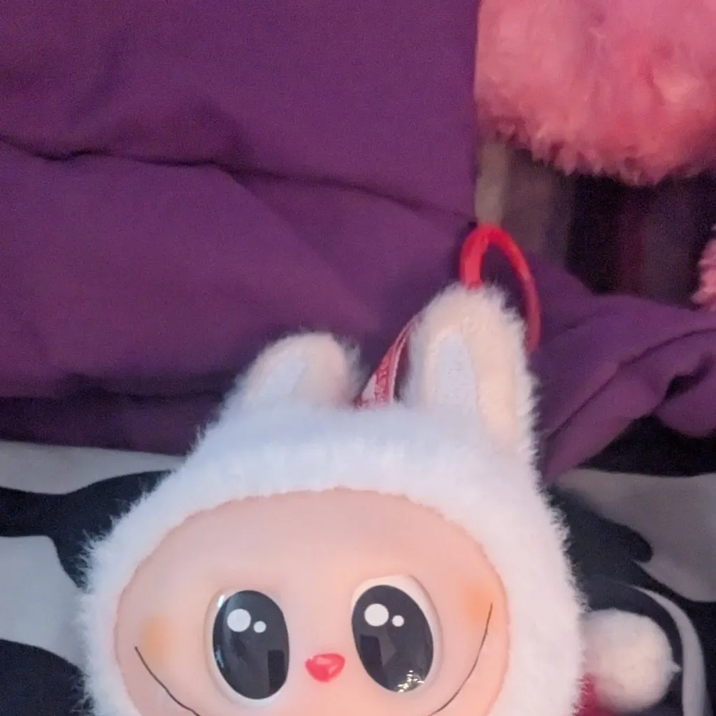 chat with ai character: Coca-Cola labubu