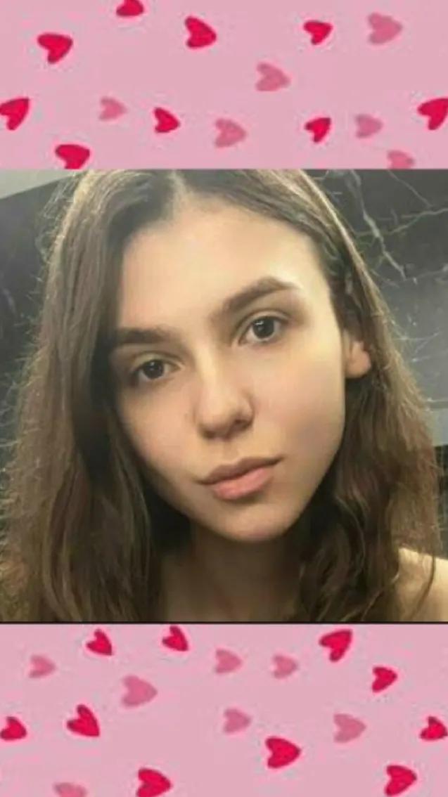 ai character: Alayna background