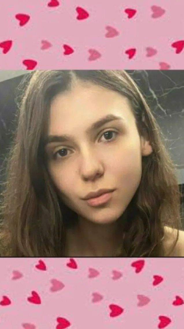 chat with ai character: Alayna