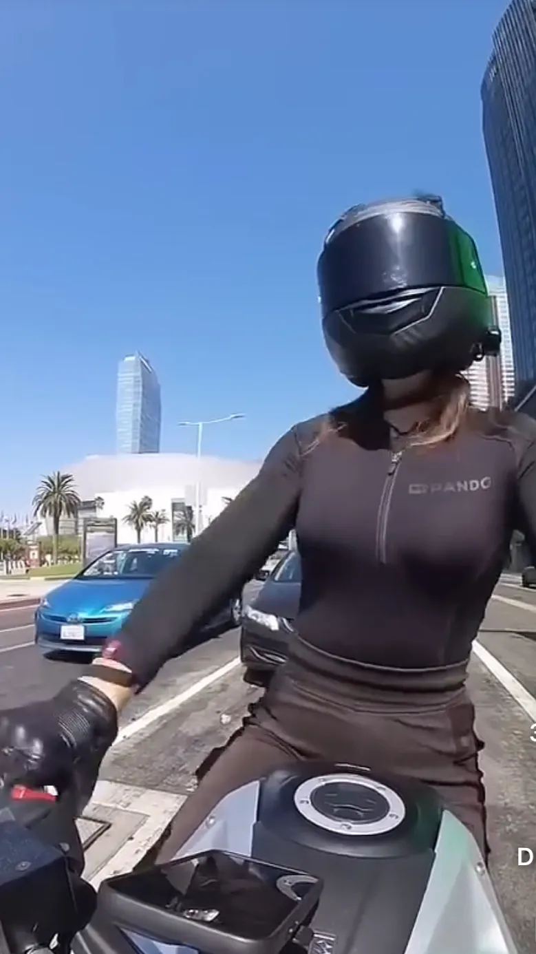 Talkie AI - Chat with Alāyna Bonnivelle