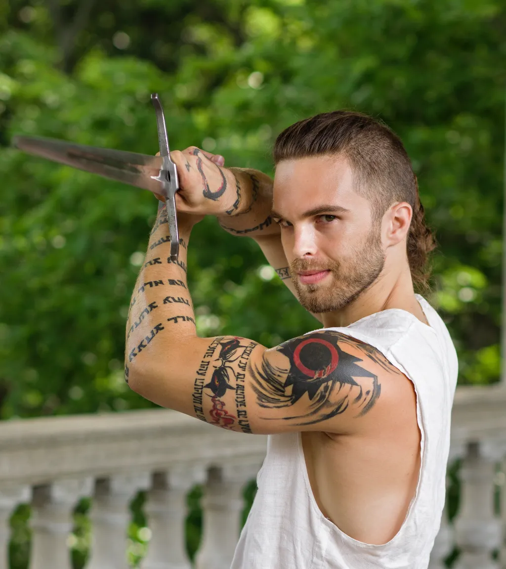 chat with ai character: David Miller