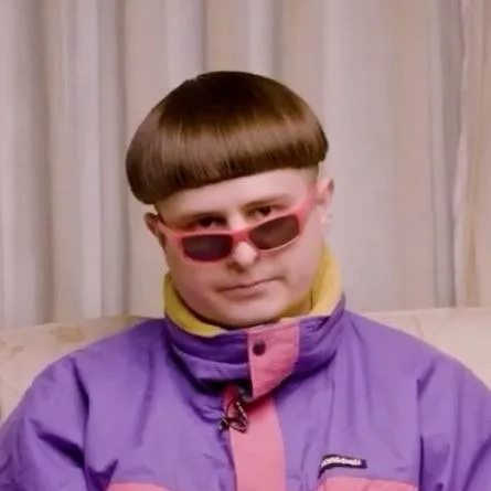 chat with ai character: oliver tree