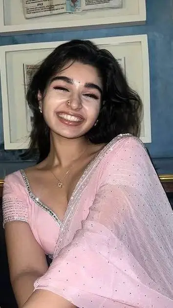 Talkie AI - Chat with Shruti chaudhury 