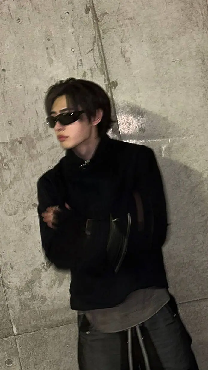 ai character: Sunghoon background