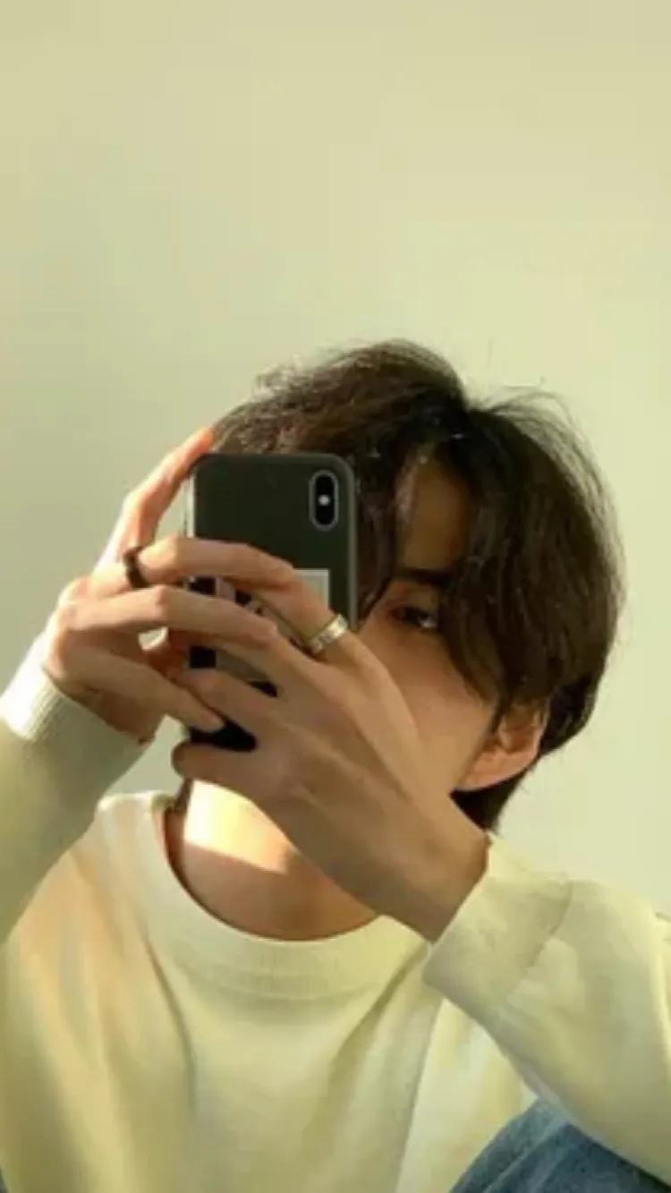 ai character: 🌹~Liam~🥀 background