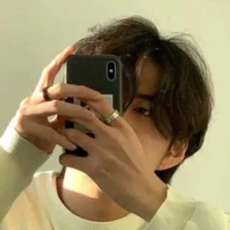 chat with ai character: 🌹~Liam~🥀