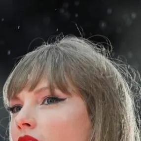 chat with ai character: ~Taylor Swift~