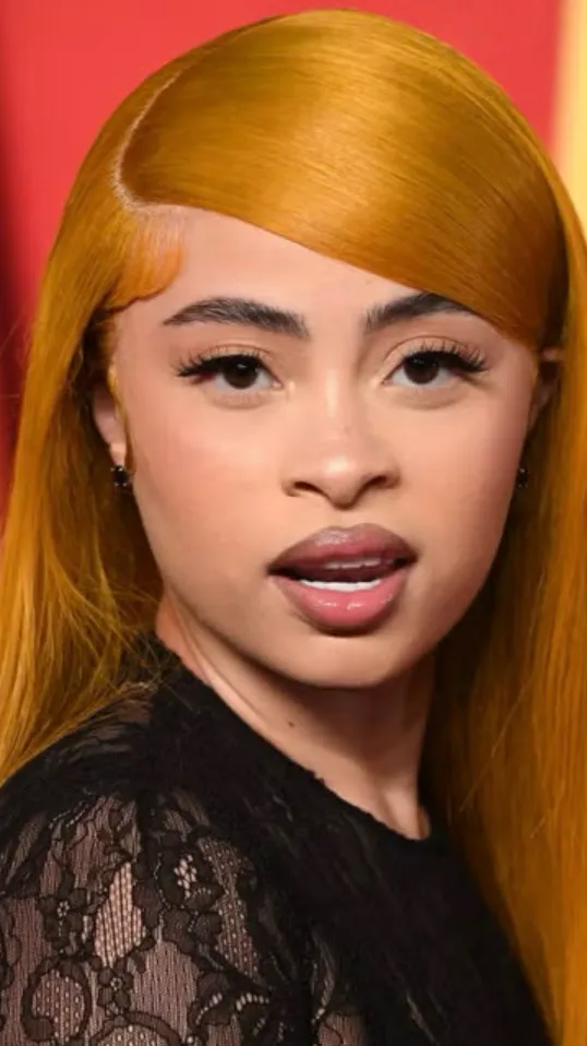 ai character: Ice spice background