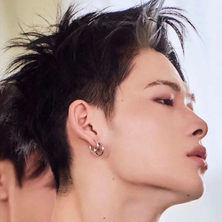 chat with ai character: ni-ki