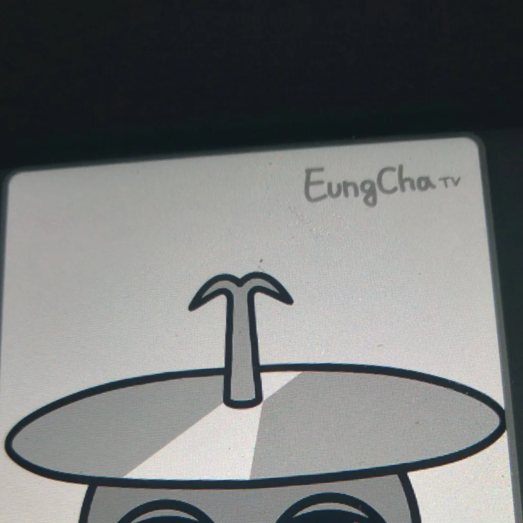 chat with ai character: cluker 