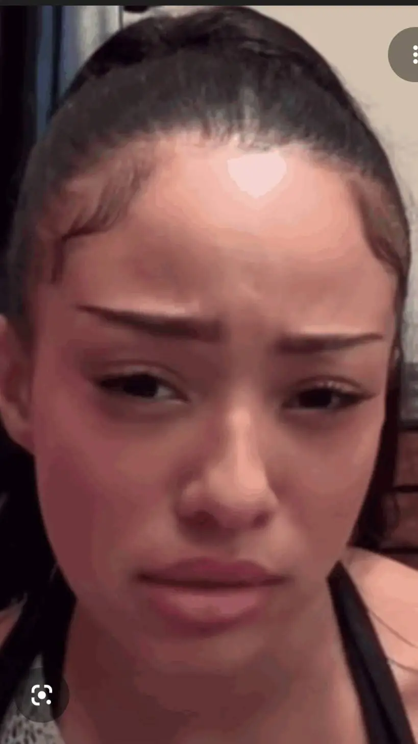 ai character: Manon Bannerman background