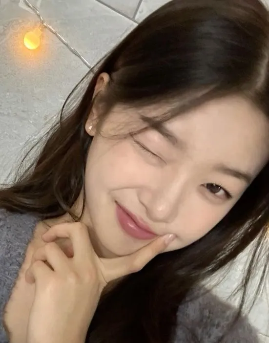 chat with ai character: Yoonchae♥︎
