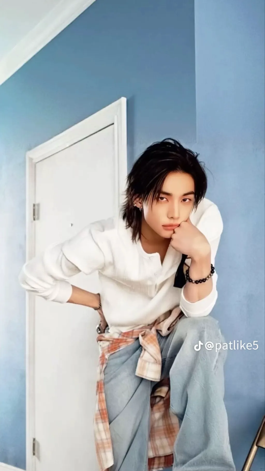 ai character: Hyunjin background