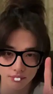 ai character: hyunjin 🤓👍 background