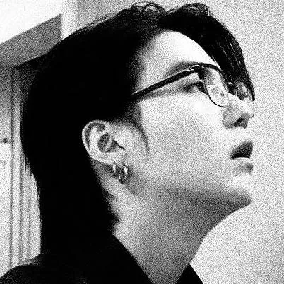 chat with ai character: Mim Yoongi 