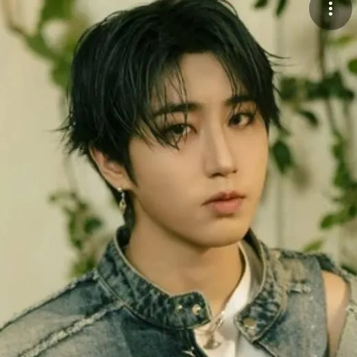 chat with ai character: {🧸HANNIE🧸}