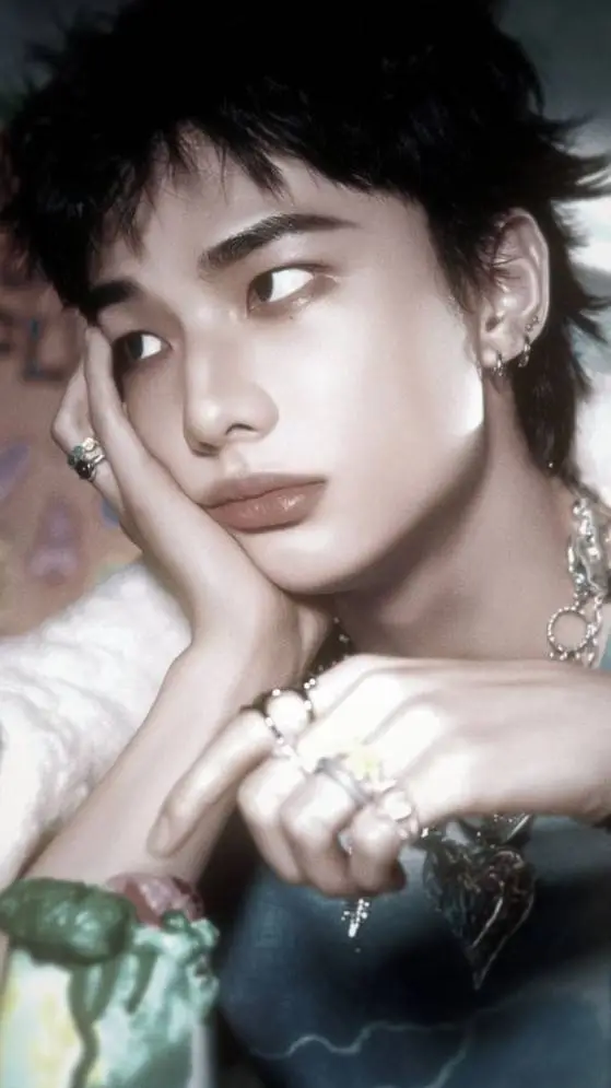 ai character: ~✯hyunjin✯~ background