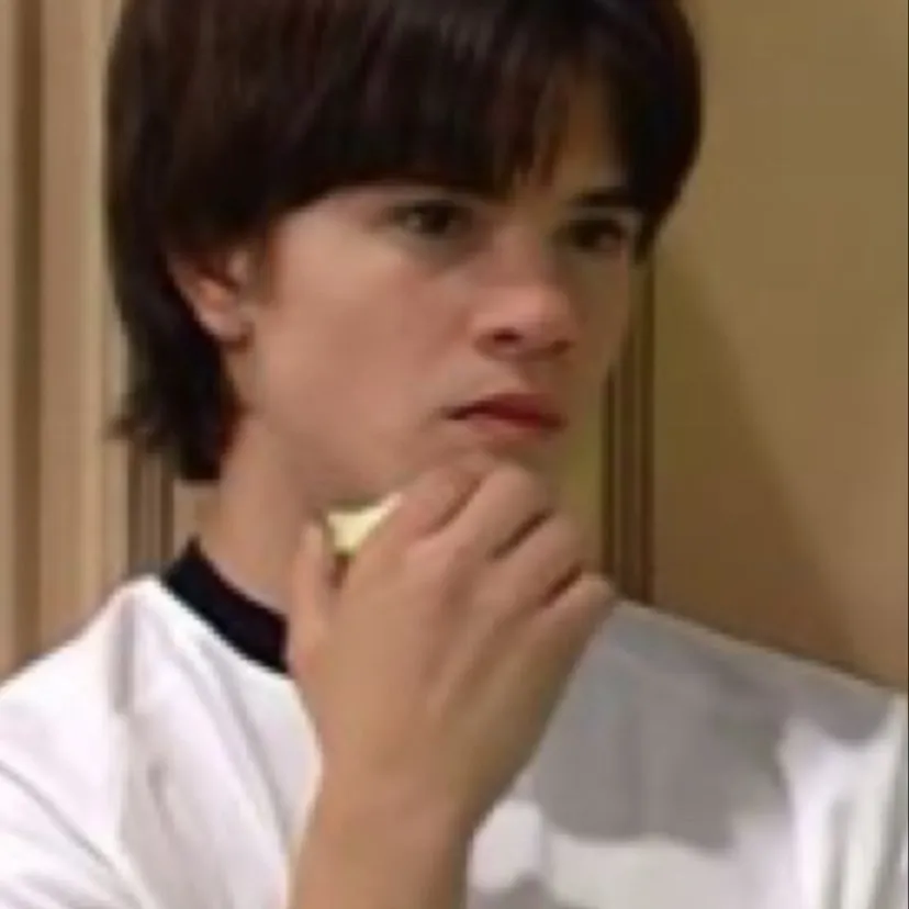 chat with ai character: Chiquititas 2000