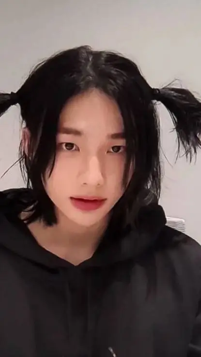 ai character: .○°Hyunjin°○. background