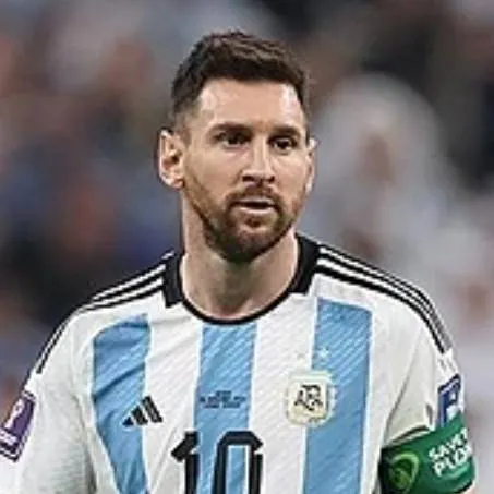 chat with ai character: Lionel Messi 
