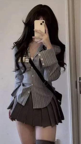 ai character: 𝐄𝐢𝐫𝐚 ♡ background
